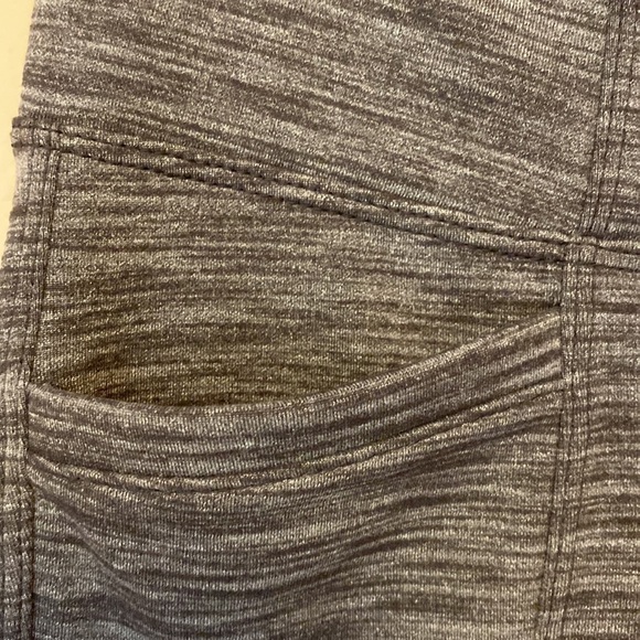 Athleta gray marled leggings. Wide 4” waistband. Size Small
C - Picture 2 of 12